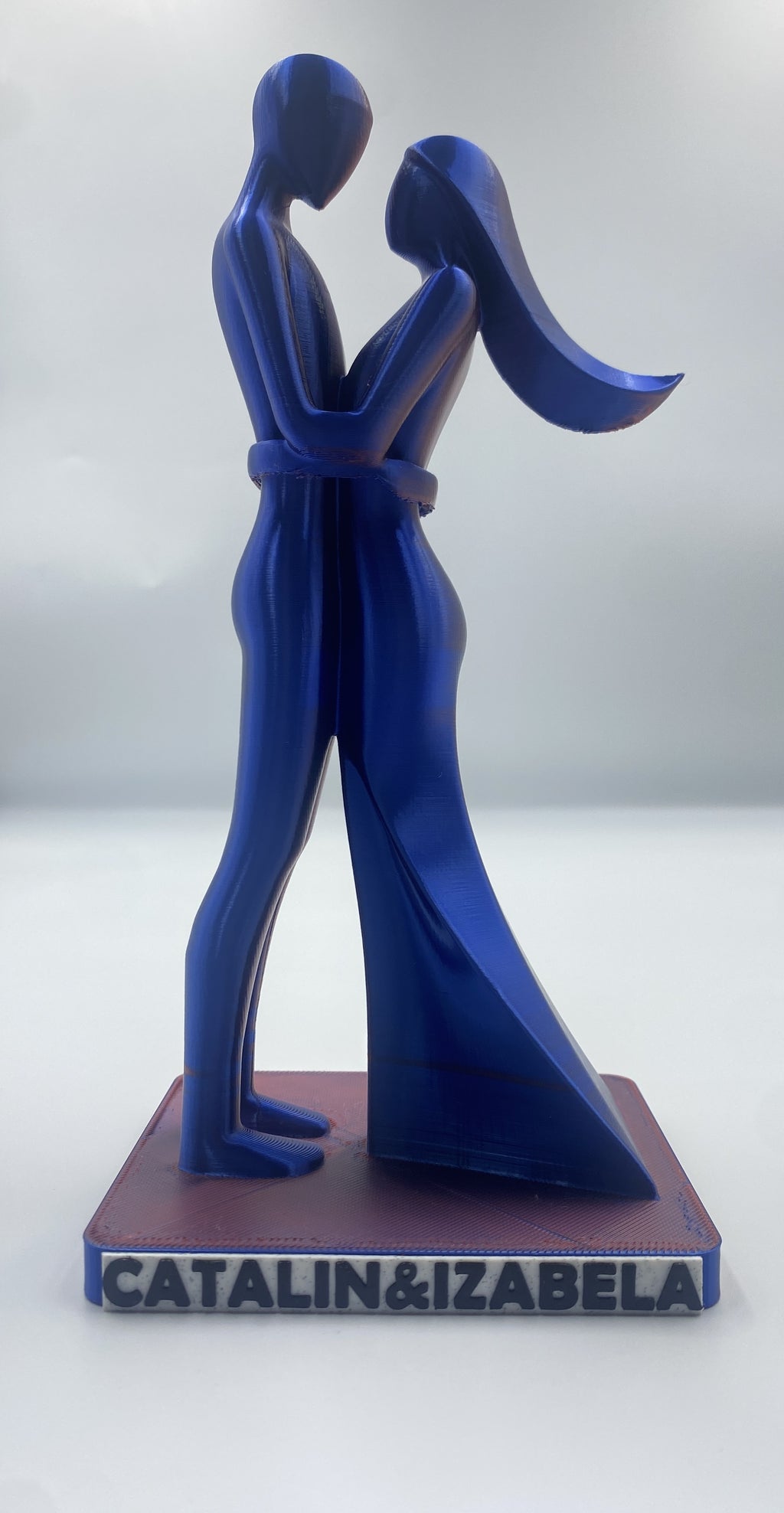 Statuetă 3D personalizată pentru cununie – un cadou unic pentru miri