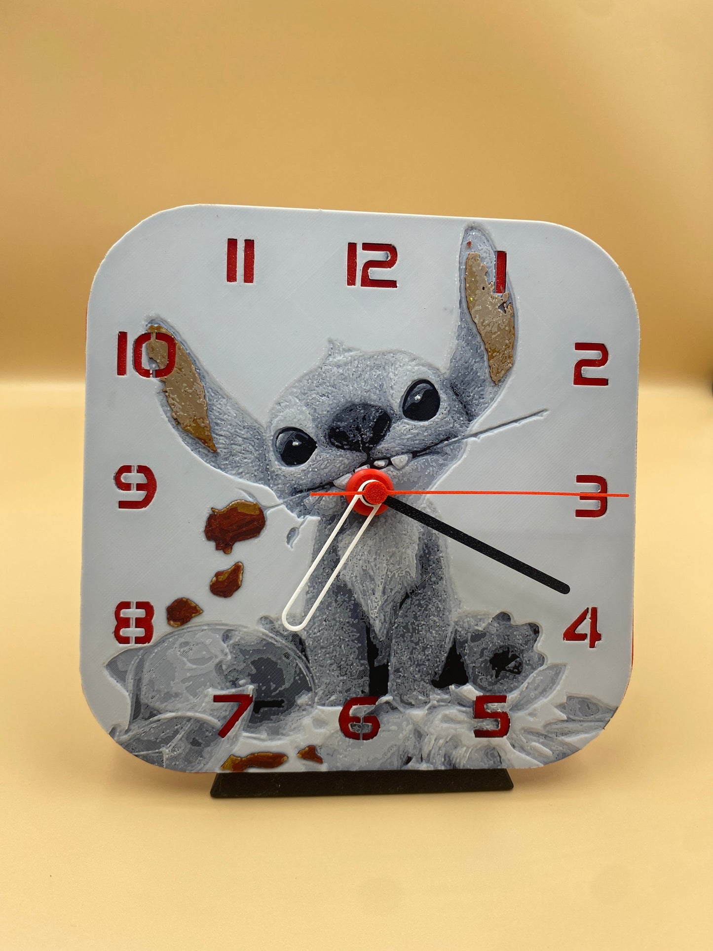 🕒 Ceas de perete/birou cu Stitch – Lumină, Magie și Personalitate în Camera Copilului