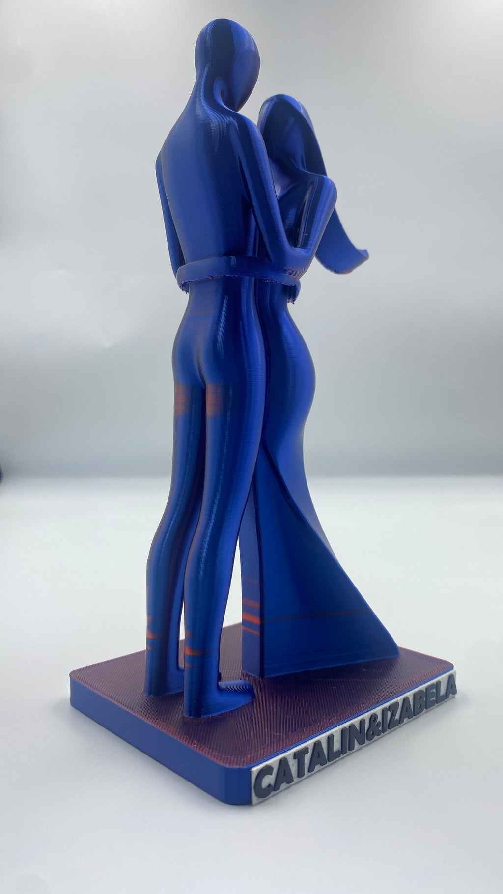Statuetă 3D personalizată pentru cununie – un cadou unic pentru miri