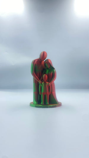 Statuetă 3D părinți și copil – simbolul iubirii de familie
