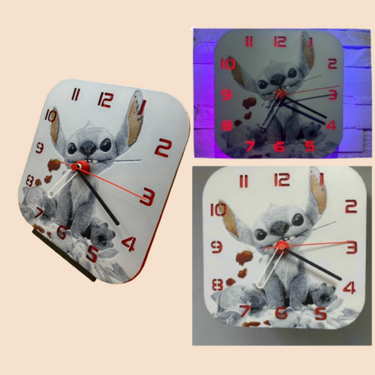 🕒 Ceas de perete/birou cu Stitch – Lumină, Magie și Personalitate în Camera Copilului